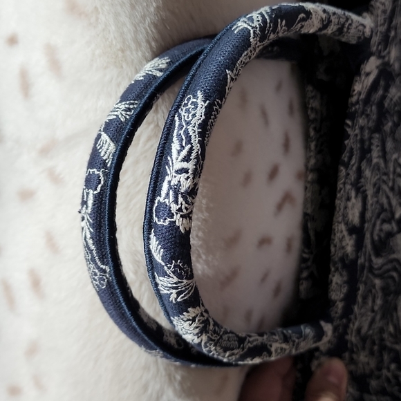 Dior Book tote  Blue Toile de Jouy Reverse Embroidery - Picture 9 of 9